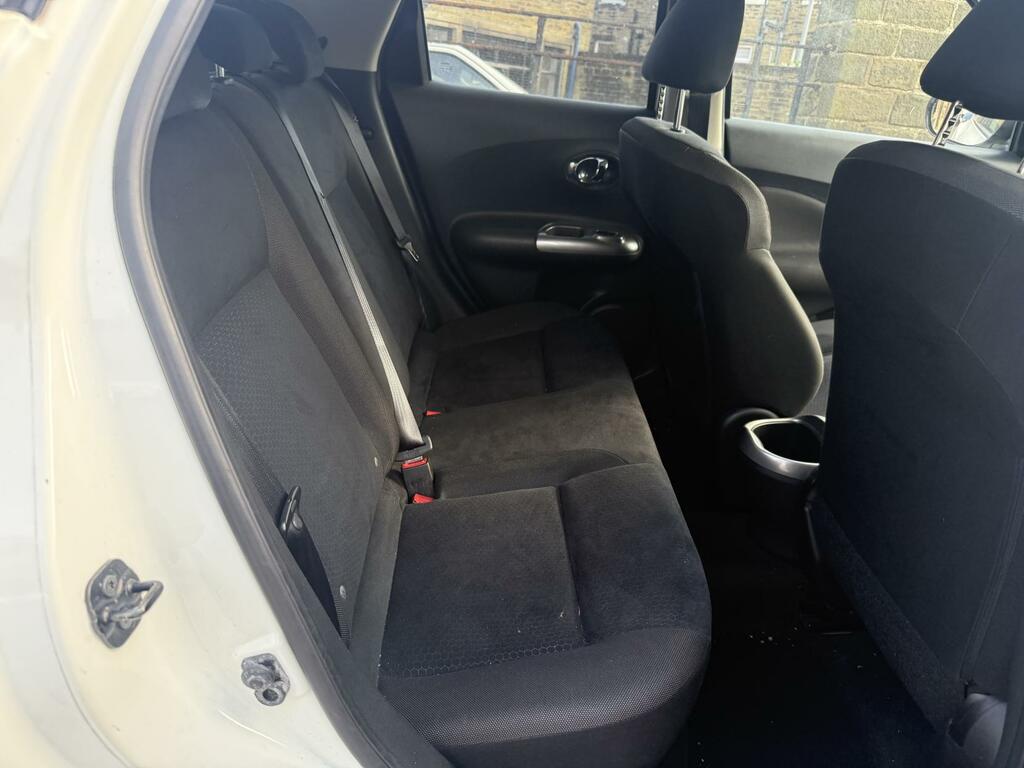 Nissan Juke 1.6 Acenta Premium Cvt Euro 5 Red #9
