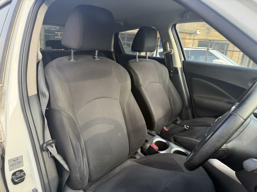 Nissan Juke 1.6 Acenta Premium Cvt Euro 5 Red #11