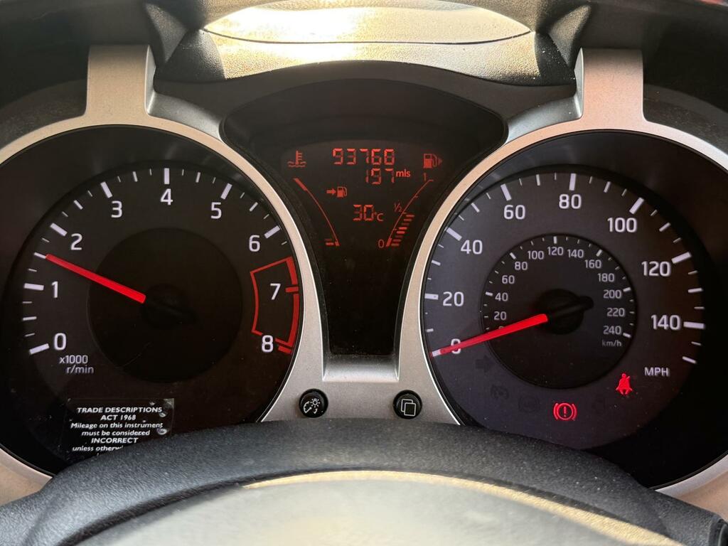 Nissan Juke 1.6 Acenta Premium Cvt Euro 5 Red #18
