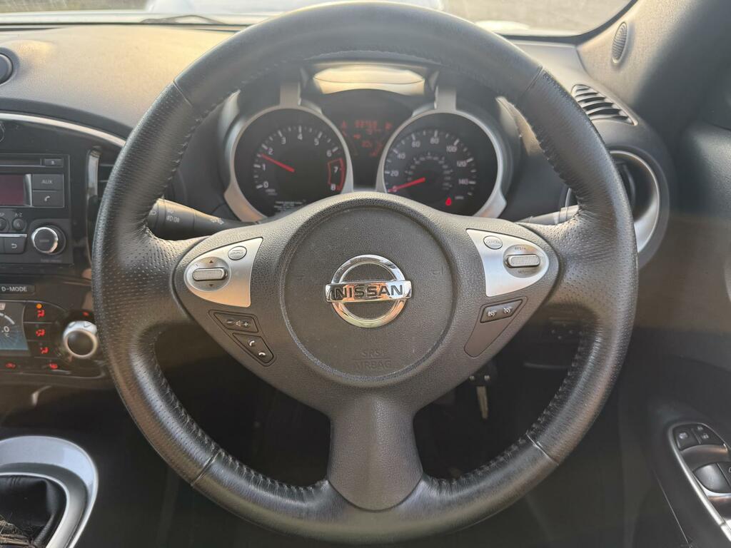 Nissan Juke 1.6 Acenta Premium Cvt Euro 5 Red #15