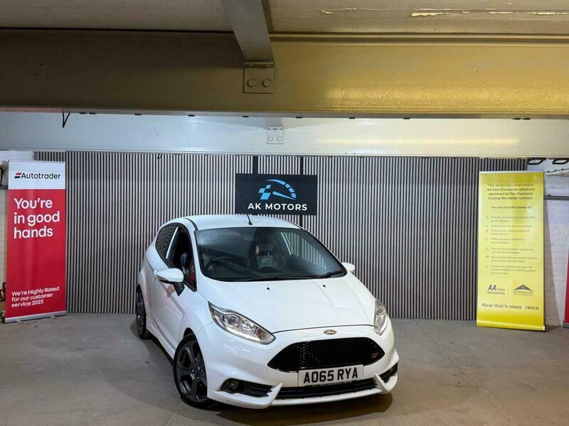 Ford Fiesta 1.6T Ecoboost St-2 Euro White