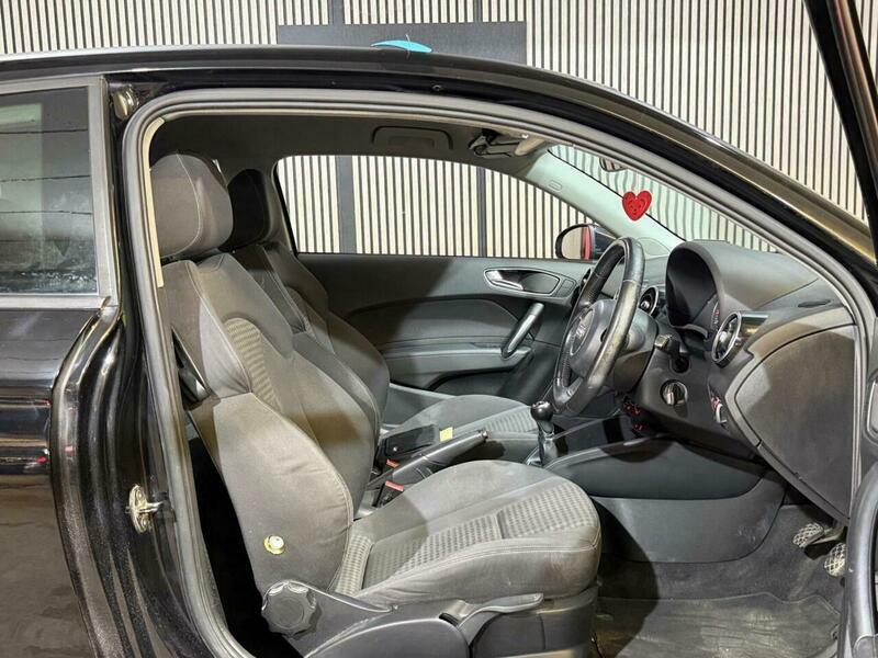 Audi A1 1.6 Tdi Se Euro 5 Ss Red #22