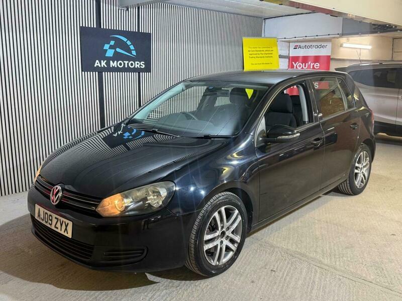 Volkswagen Golf 2.0 Tdi Se Dsg Black #3