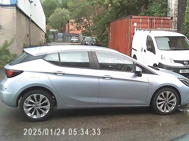 Vauxhall Astra Design Cdti DV67UYY Silver #4