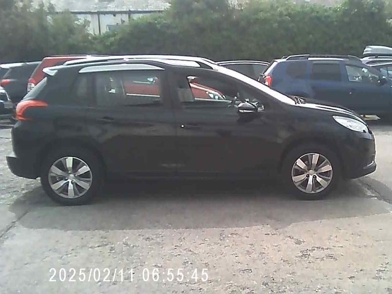Peugeot 2008 Hdi Active Black #4