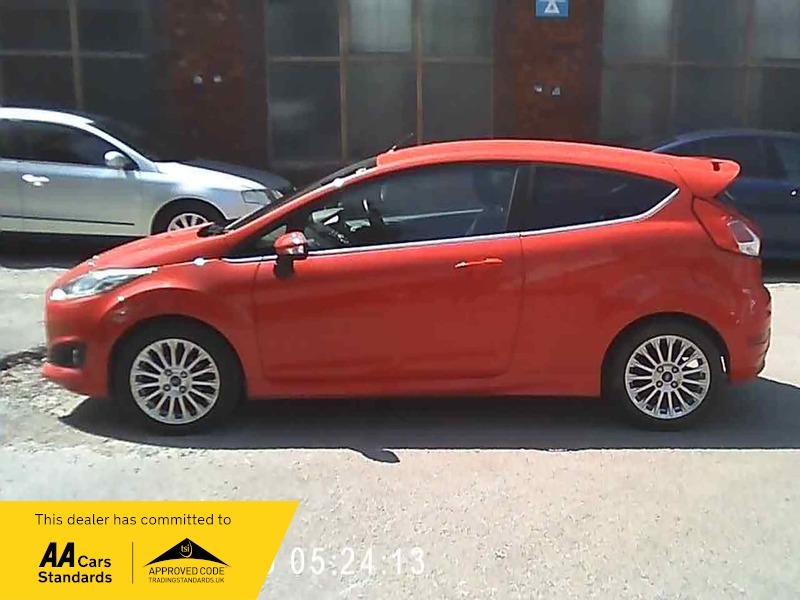 Ford Fiesta Titanium Red