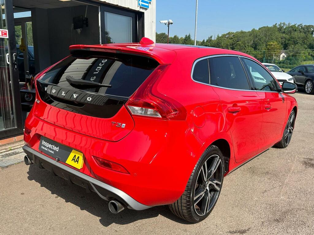Volvo V40 2.0 T3 R-design Pro Euro 6 Ss Red #4