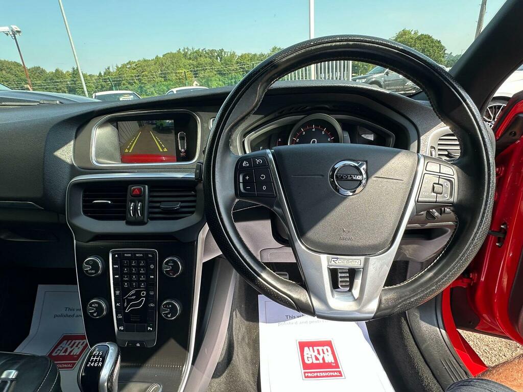 Volvo V40 2.0 T2 Momentum Nav Plus Euro 6 Ss White #16