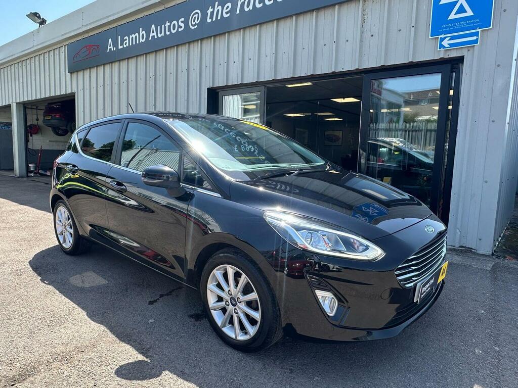 Ford Fiesta Hatchback 1.0T Ecoboost Titanium Euro 6 Ss Black #2