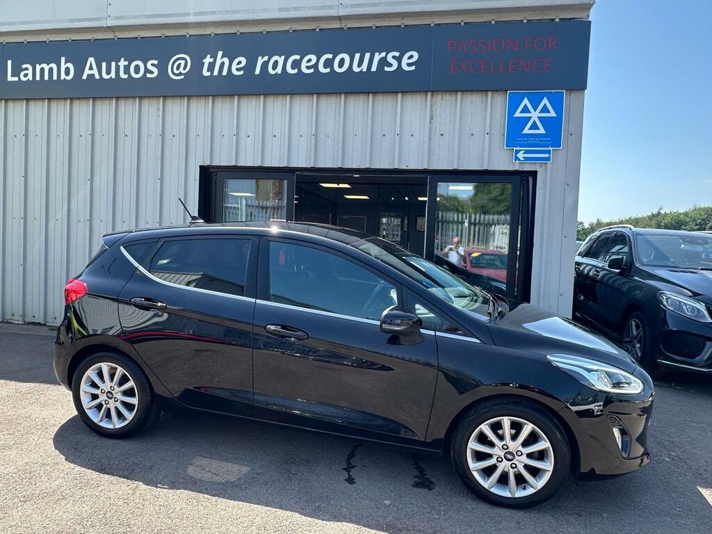 Ford Fiesta Hatchback 1.0T Ecoboost Titanium Euro 6 Ss Black #4