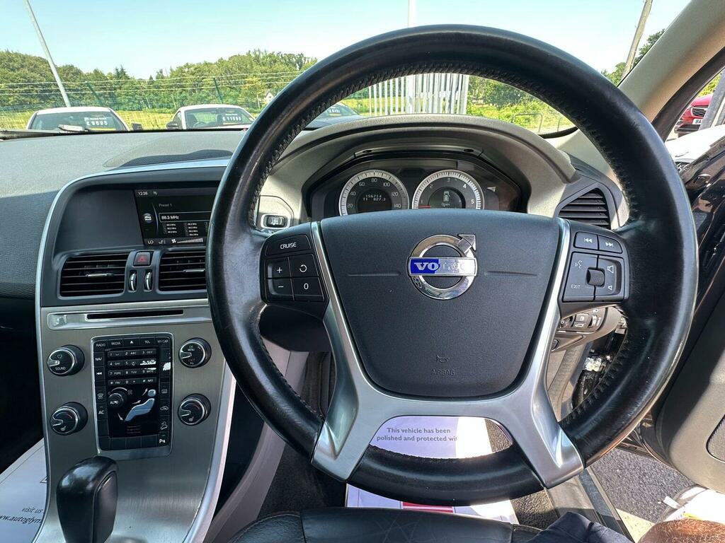 Volvo XC60 D3drive R-design Red #14