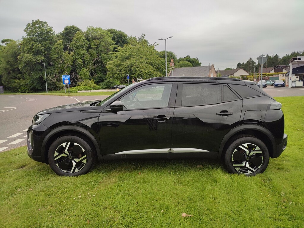 Peugeot 2008 1.2 Puretech 130 Allure MT24YHL Black #4