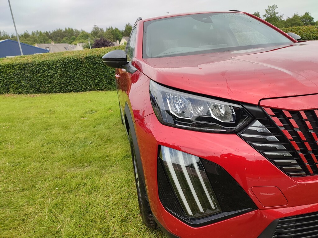 Peugeot 2008 1.2 Puretech 130 Allure Red #3