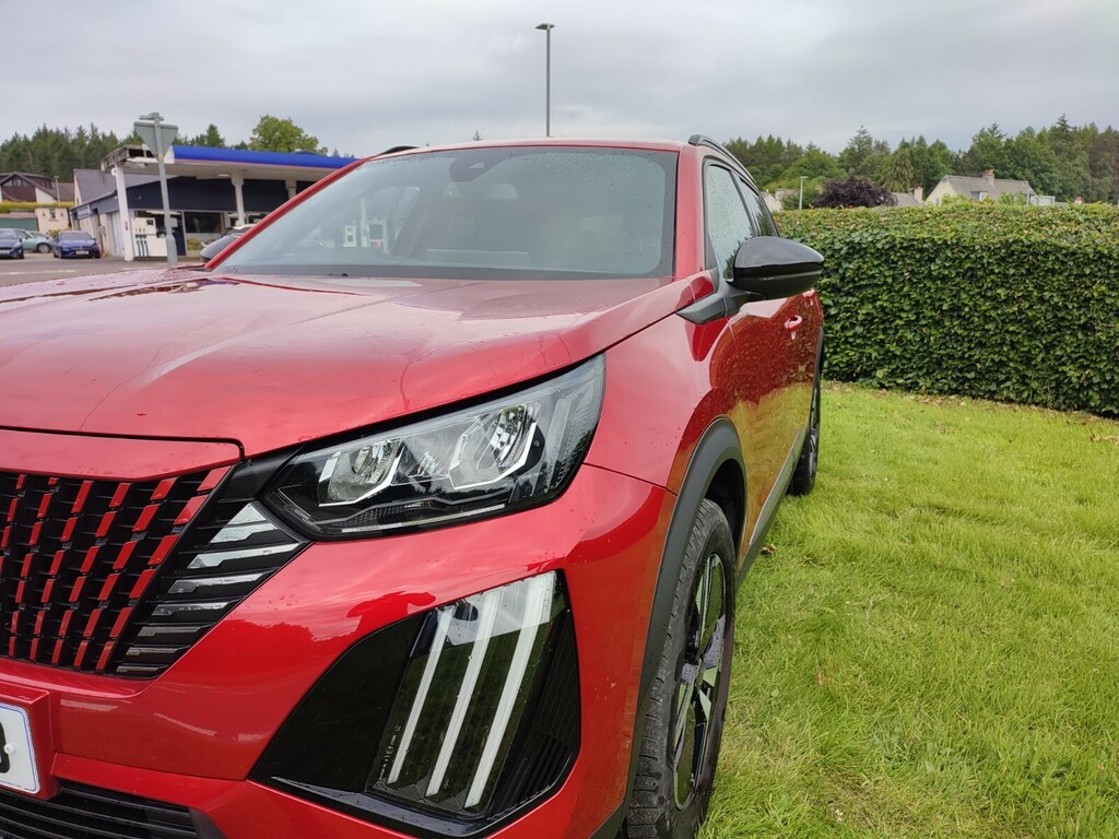 Peugeot 2008 1.2 Puretech 130 Allure Red #2