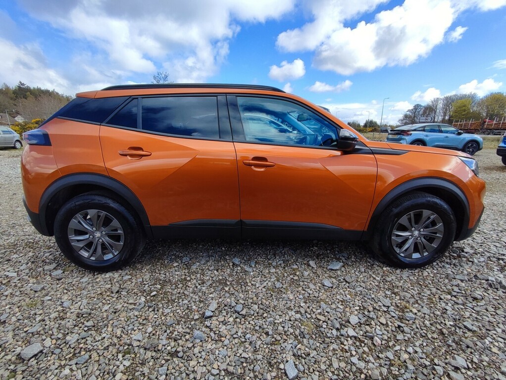 Peugeot 2008 1.2 Puretech Active Premium Orange #2