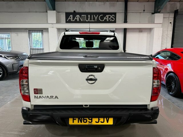 Nissan Navara 2019 2.3 Dci N-guard Pickup Double Cab White #4