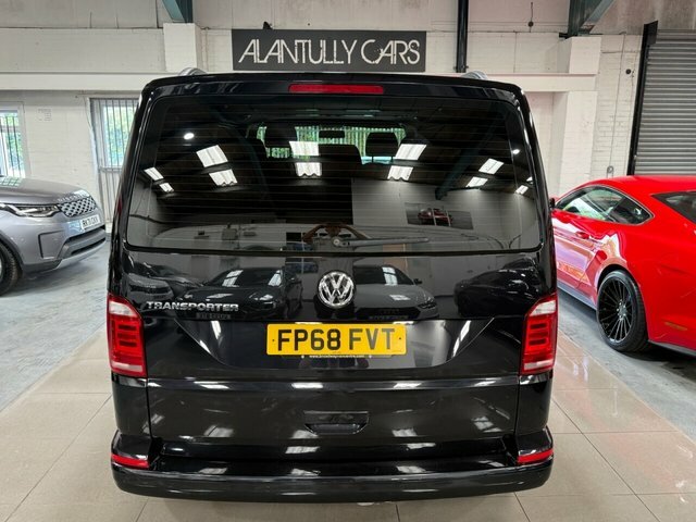 Volkswagen Transporter Shuttle 2018 2.0 Tdi Bluemotion Tech S Minibus Double Cab Black #4