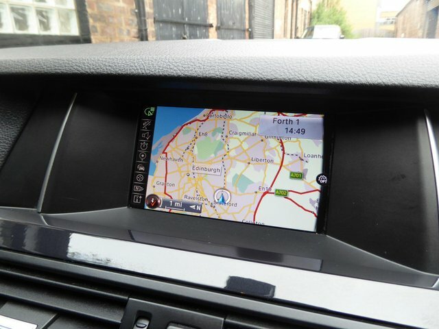 BMW 5 Series Estate Blue #15