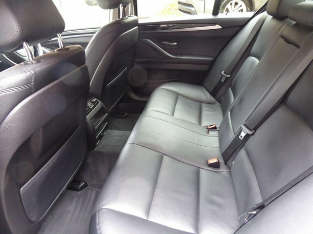 BMW 5 Series Estate Blue #24