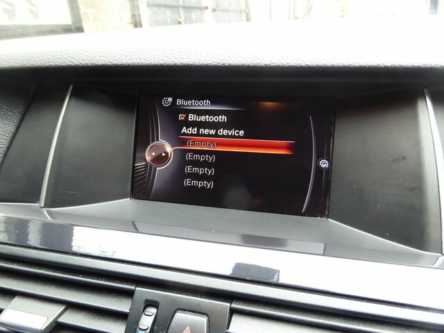 BMW 5 Series Estate Blue #16