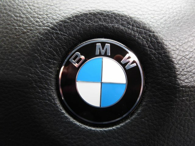 BMW 5 Series Estate Blue #27