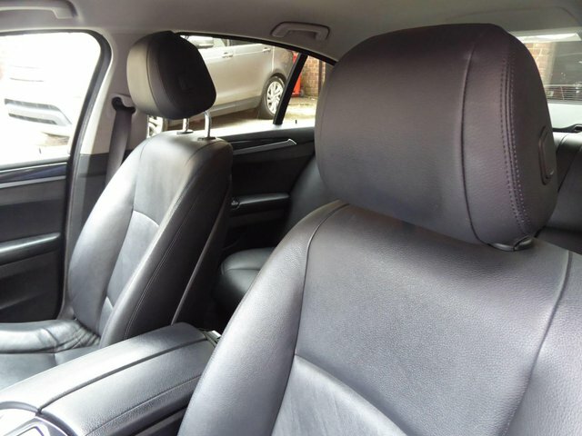 BMW 5 Series Estate Blue #23