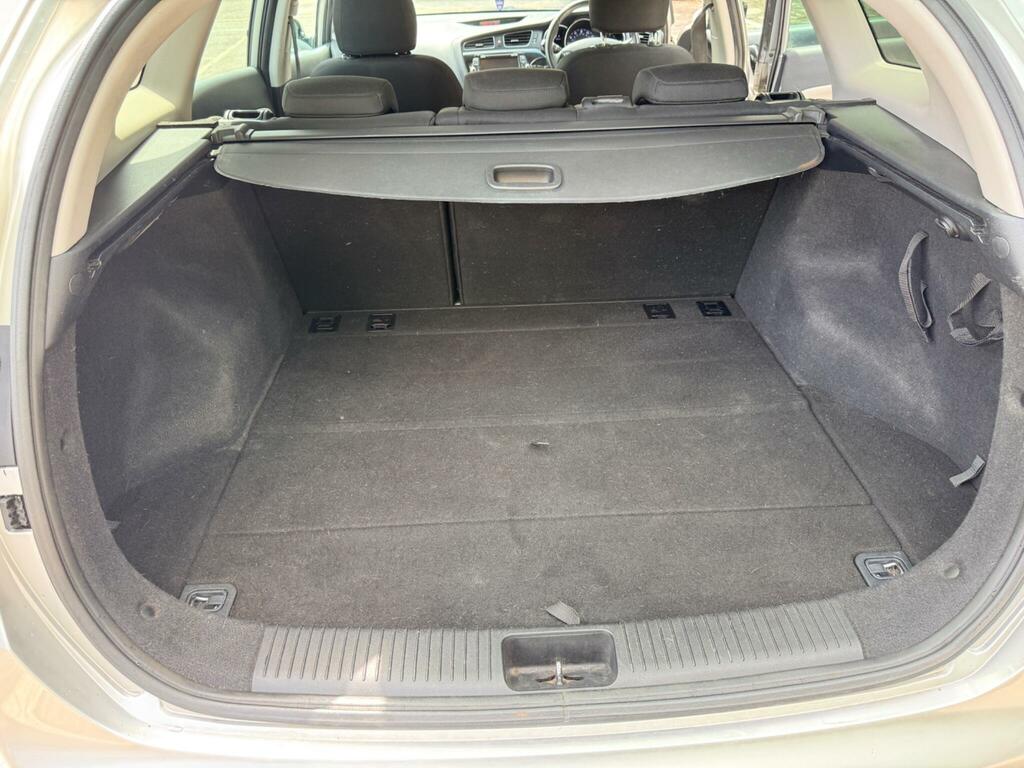Kia Ceed 1.6 Gdi 4 Dct Euro 5 White #30