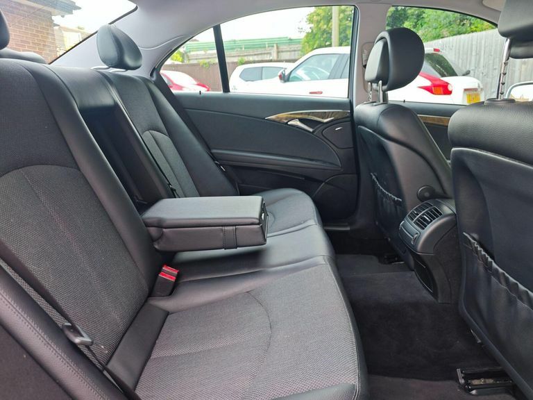 Mercedes-Benz E Class E220 Cdi Avantgarde Blue #15