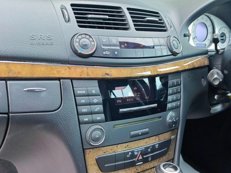 Mercedes-Benz E Class E220 Cdi Avantgarde Blue #23