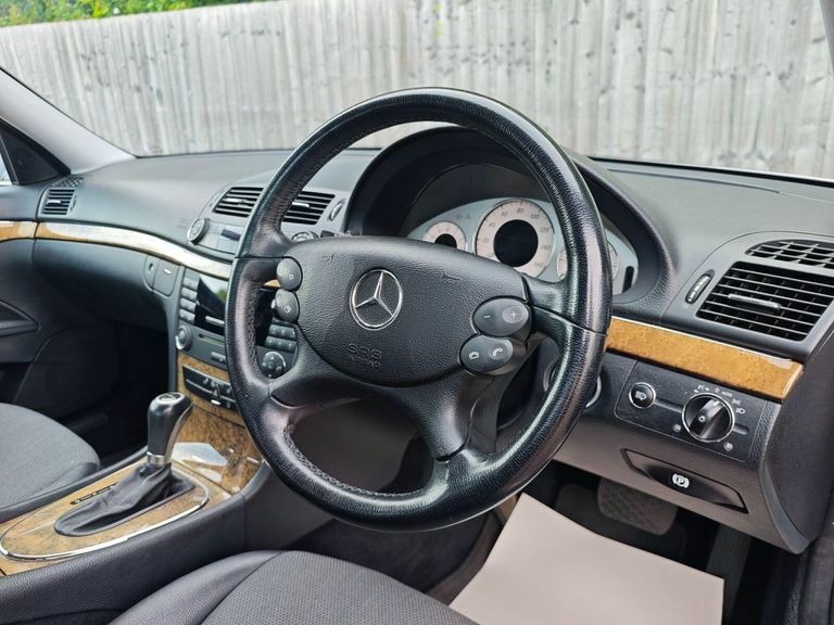 Mercedes-Benz E Class E220 Cdi Avantgarde Blue #9