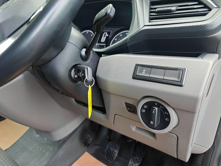 Volkswagen Transporter Mpv Blue #25