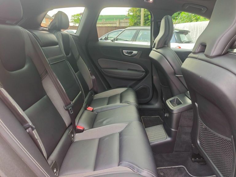 Volvo XC60 Xc60 Momentum D4 Awd Black #16