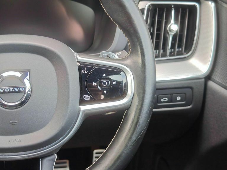 Volvo XC60 Xc60 Momentum D4 Awd Black #21