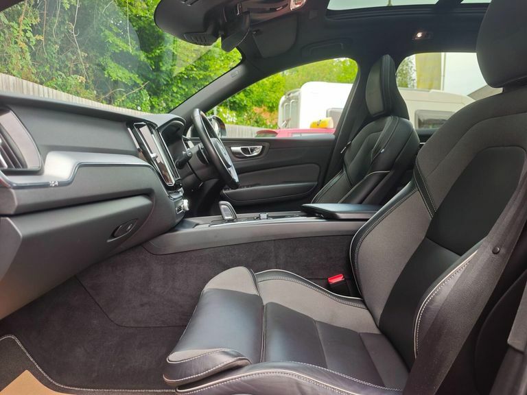 Volvo XC60 Xc60 Momentum D4 Awd Black #13