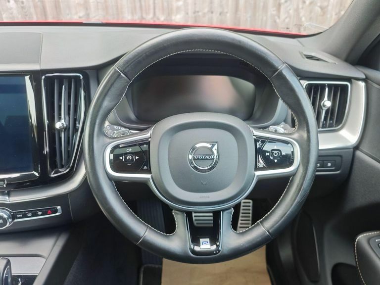 Volvo XC60 Xc60 Momentum D4 Awd Black #19