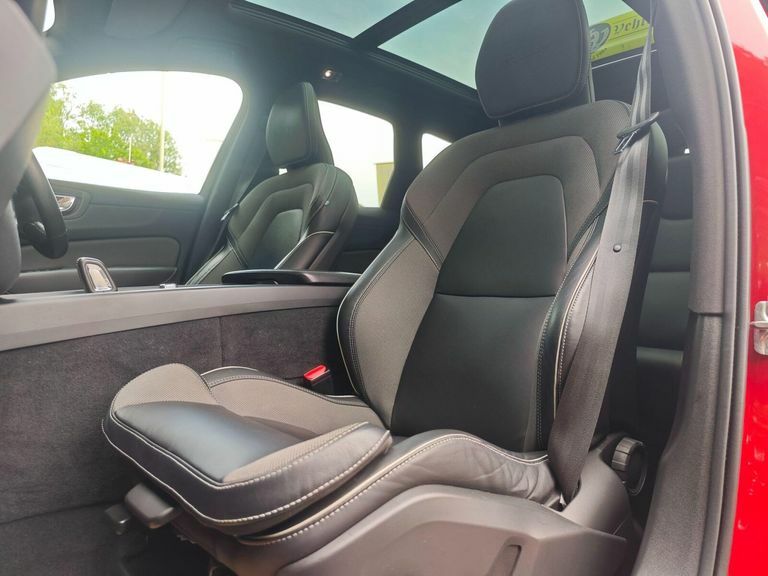 Volvo XC60 Xc60 Momentum D4 Awd Black #14