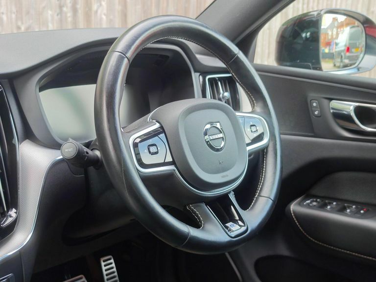 Volvo XC60 Xc60 Momentum D4 Awd Black #26