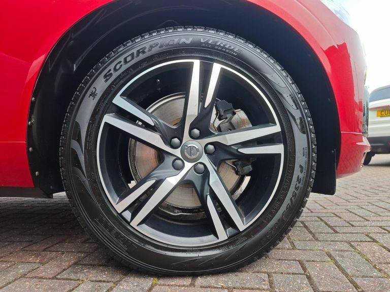 Volvo XC60 Xc60 Momentum D4 Awd Black #43
