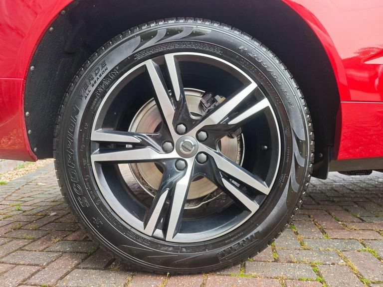 Volvo XC60 Xc60 Momentum D4 Awd Black #42
