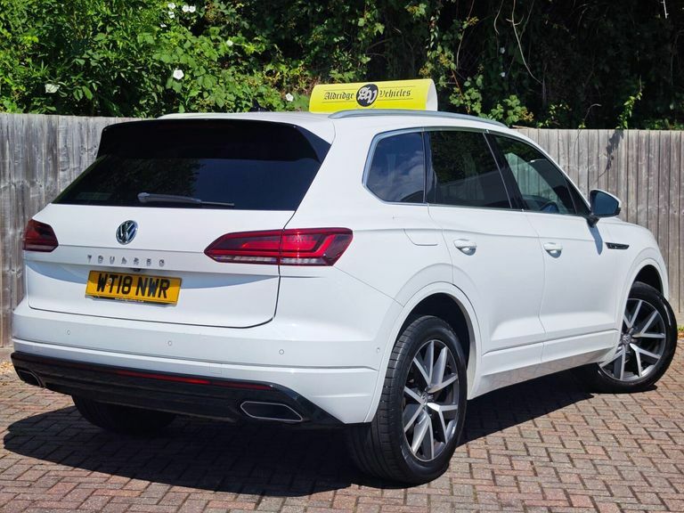 Volkswagen Touareg 3.0 Tdi V6 R-line Tiptronic 4Motion Euro 6 Ss 5 White #4