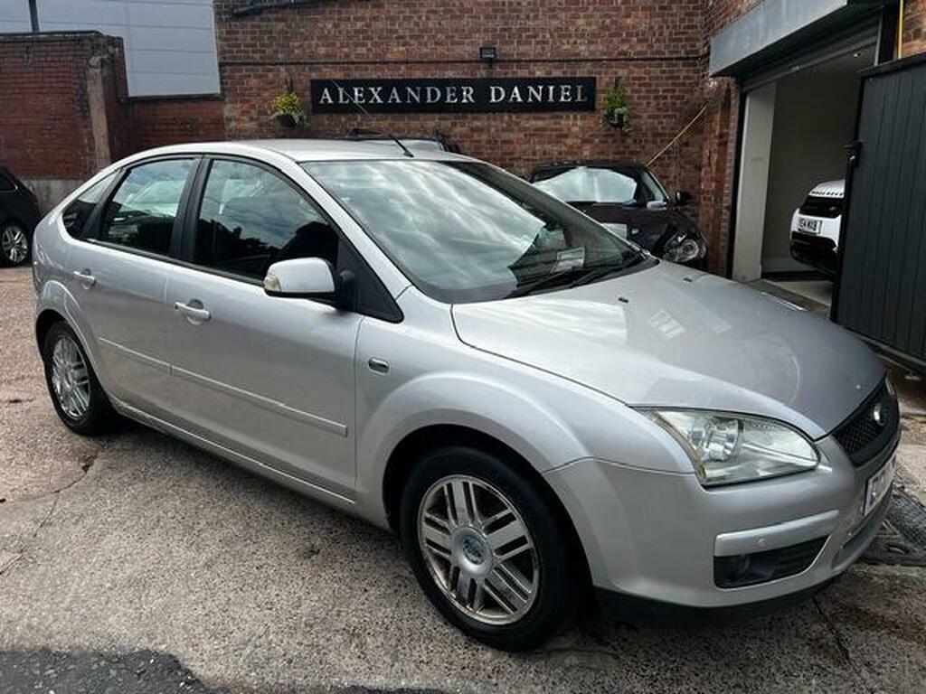 Ford Focus 1.6 Ghia Silver