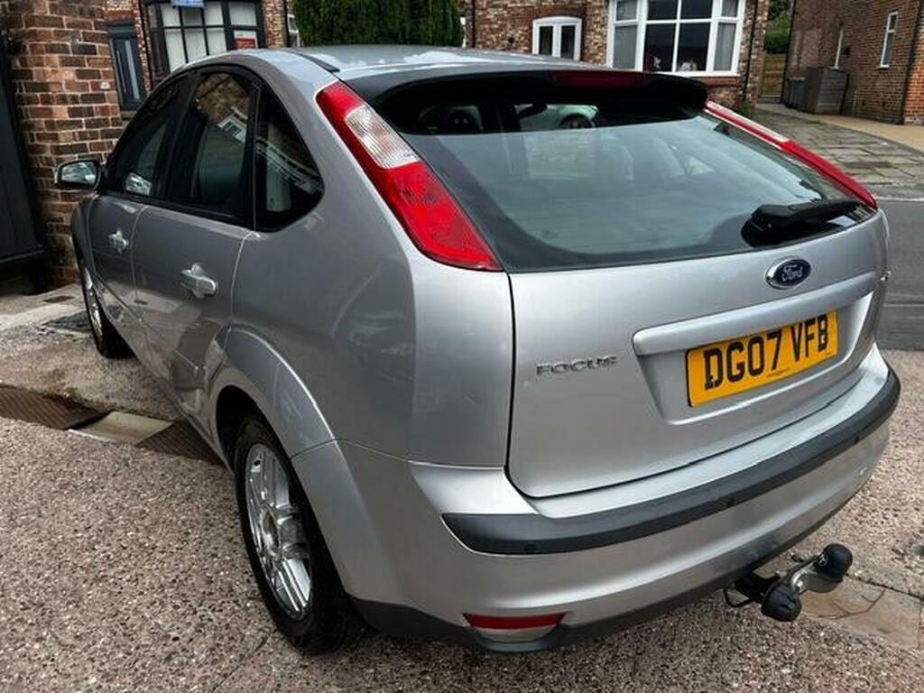 Ford Focus 1.6 Ghia Silver #3