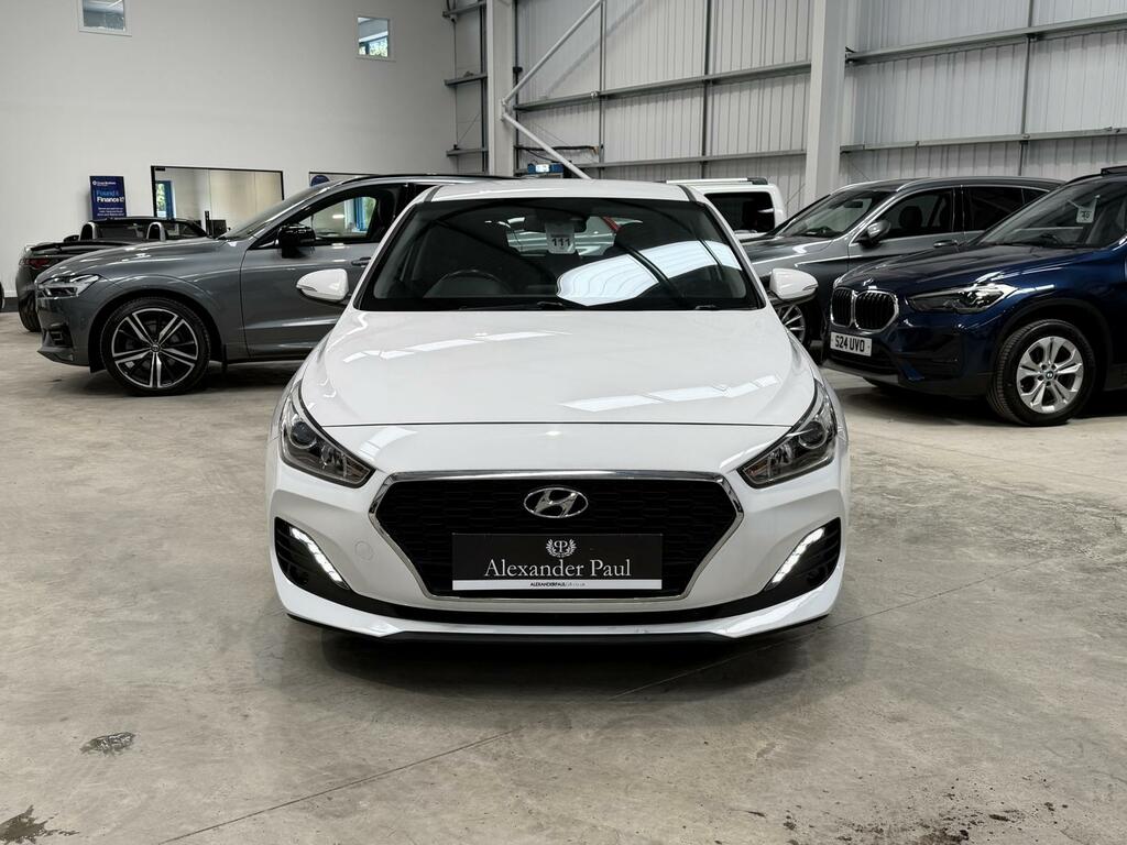 Hyundai I30 Se Nav White #2