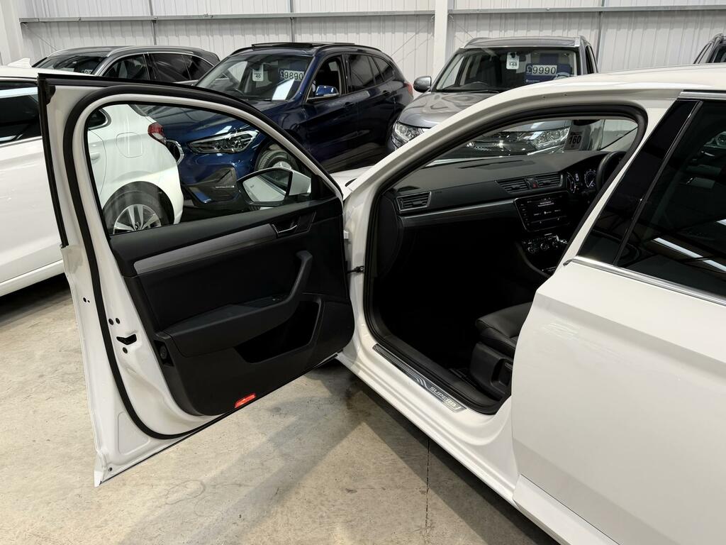 Skoda Superb Se Technology White #34