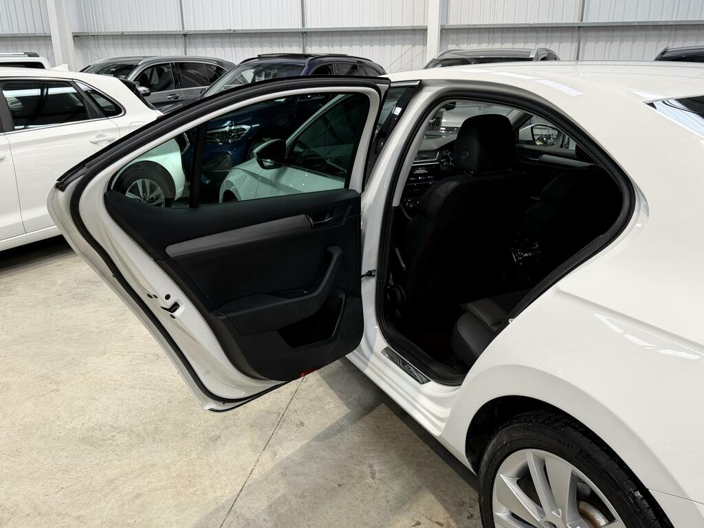 Skoda Superb Se Technology White #30