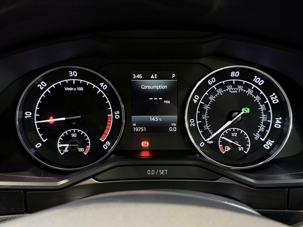 Skoda Superb Se Technology White #18