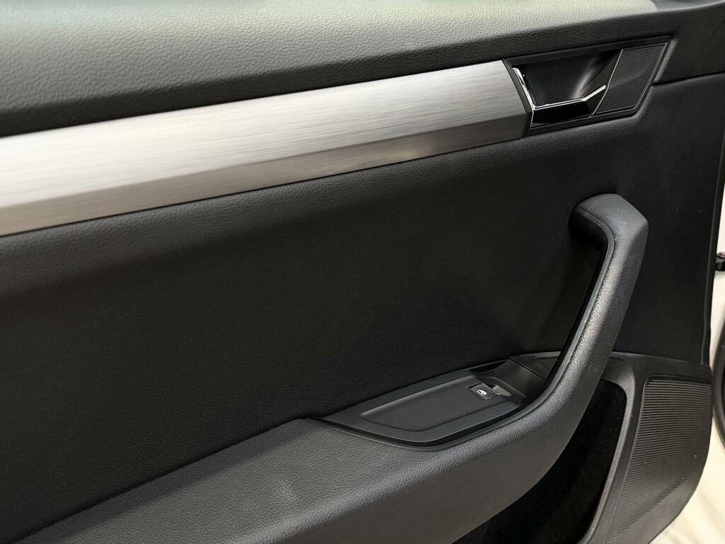 Skoda Superb Se Technology White #36