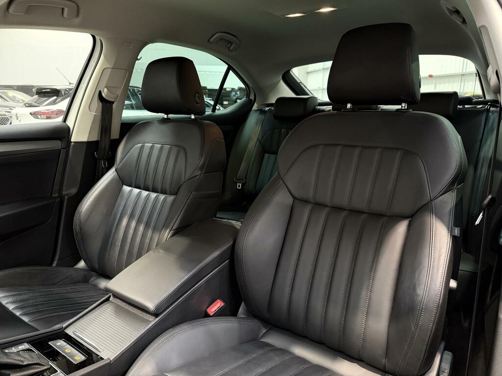 Skoda Superb Se Technology White #37