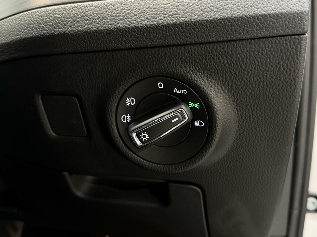 Skoda Superb Se Technology White #14