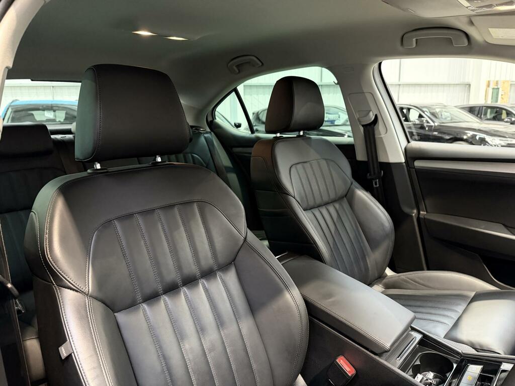 Skoda Superb Se Technology White #11